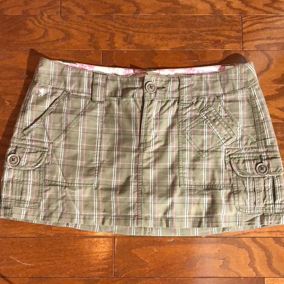 Dresses & Skirts - Plaid skirt with lots of pockets!
